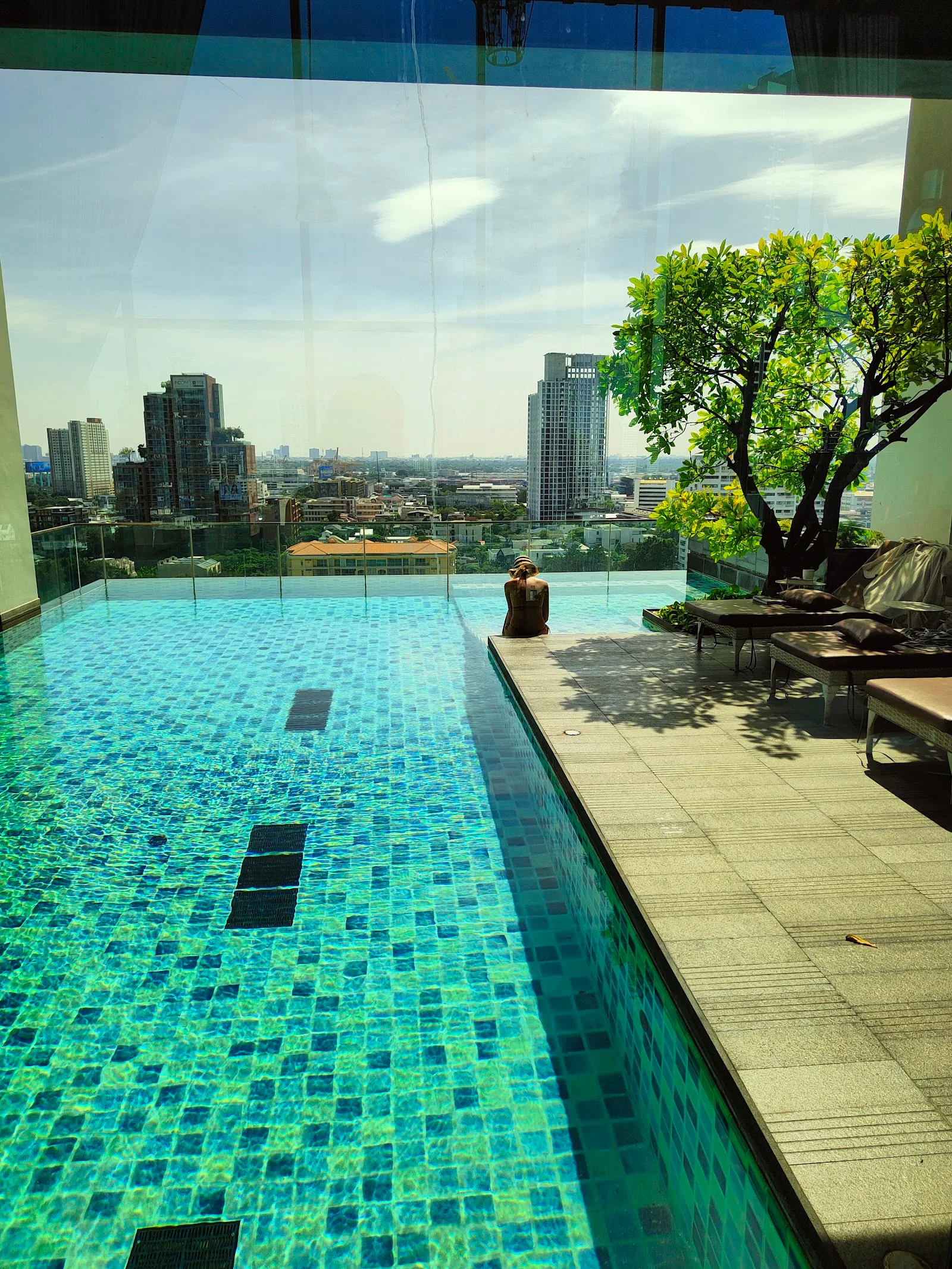 ภาพจริงของ แอชตัน มอร์ฟ 38 ย่านเอกมัย จาก Google Maps (รูปที่ 2)