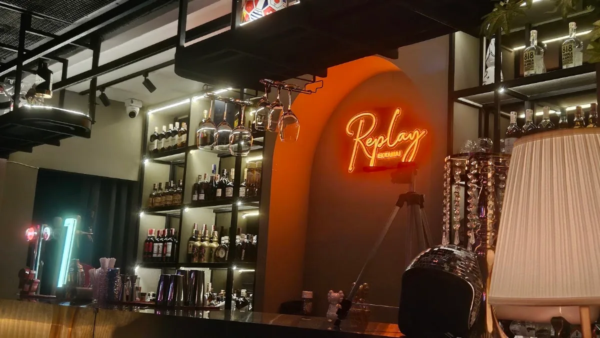 REPLAY Ekkamai