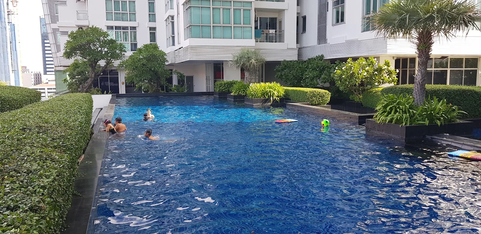 ภาพจริงของ ณุศาศิริ แกรนด์ คอนโด ย่านเอกมัย จาก Google Maps