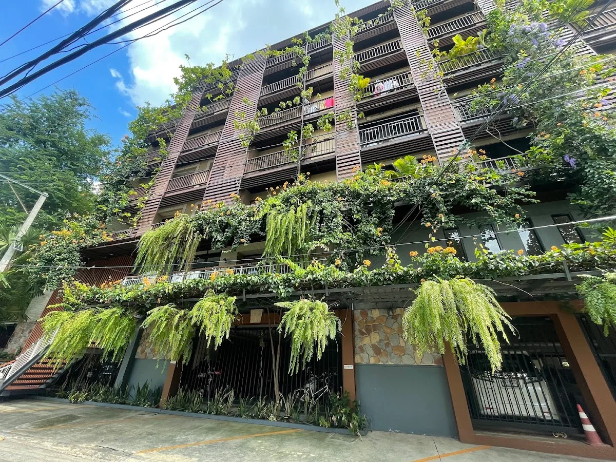 Cross Creek Condominium